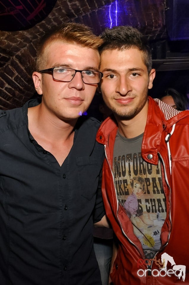 Party în Club Escape, 