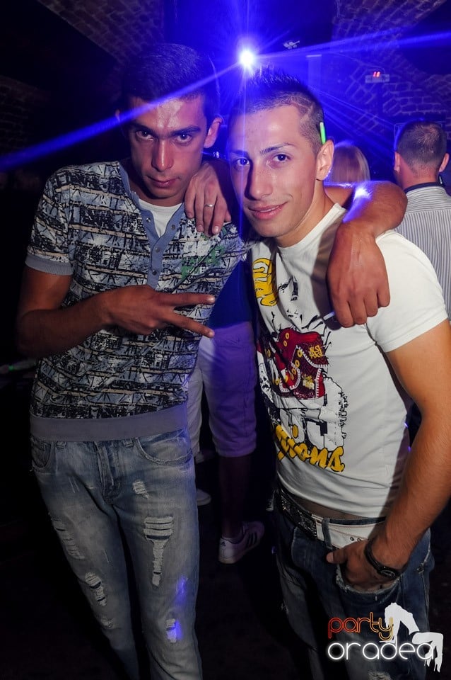 Party în Club Escape, 