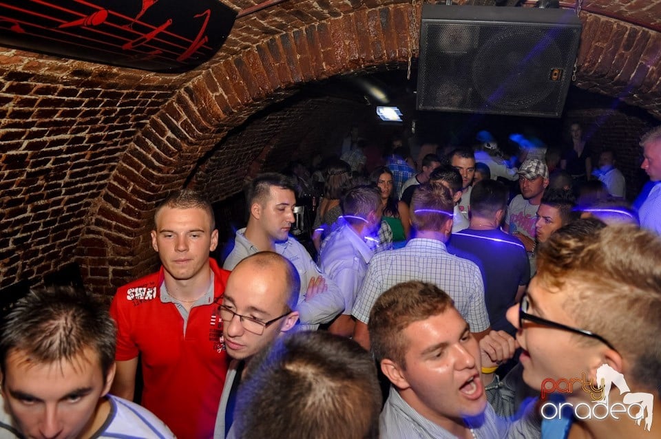 Party în Club Escape, 