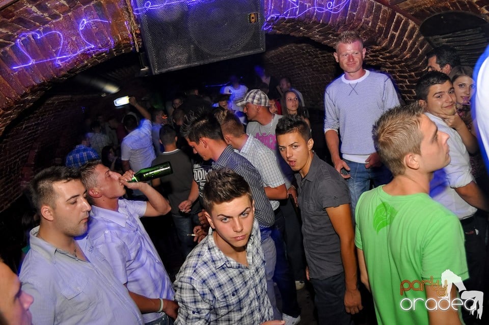 Party în Club Escape, 