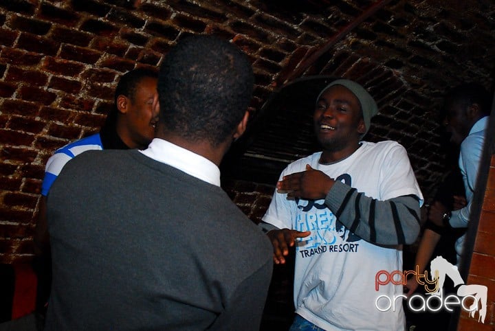 Party în Club Escape, 