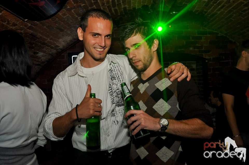 Party în Club Escape, 