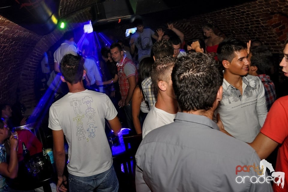 Party în Club Escape, 