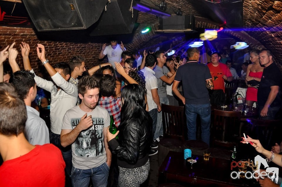 Party în Club Escape, 