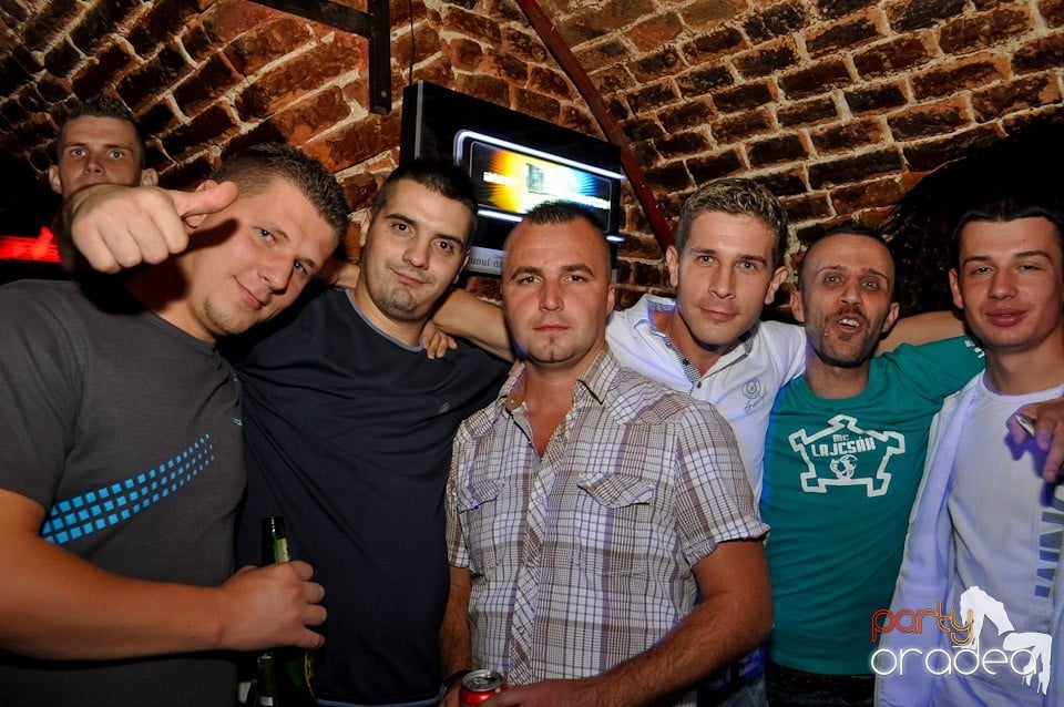 Party în Club Escape, 