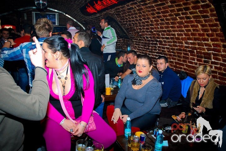 Party în Club Escape, 