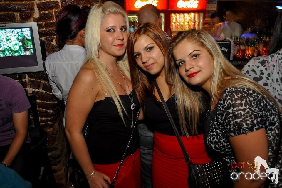 Party în Club Escape, 