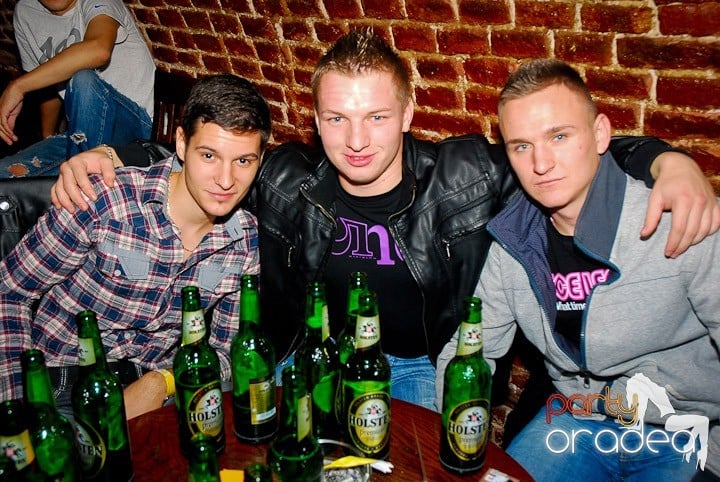 Party în Club Escape, 