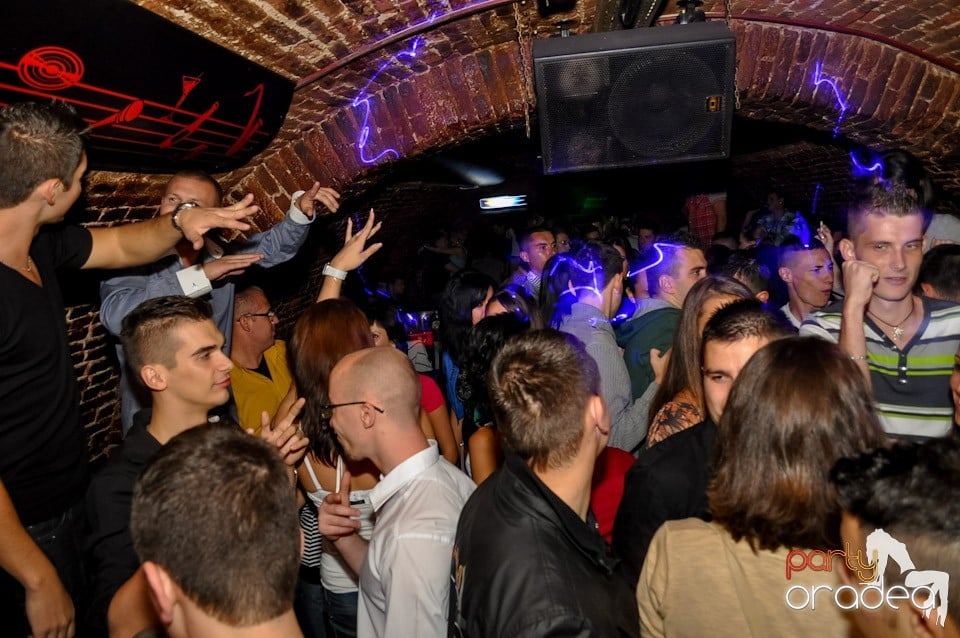 Party în Club Escape, 