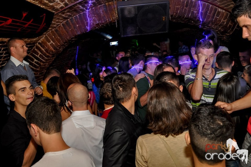 Party în Club Escape, 