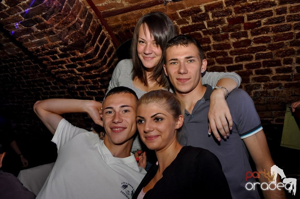 Party în Club Escape, 