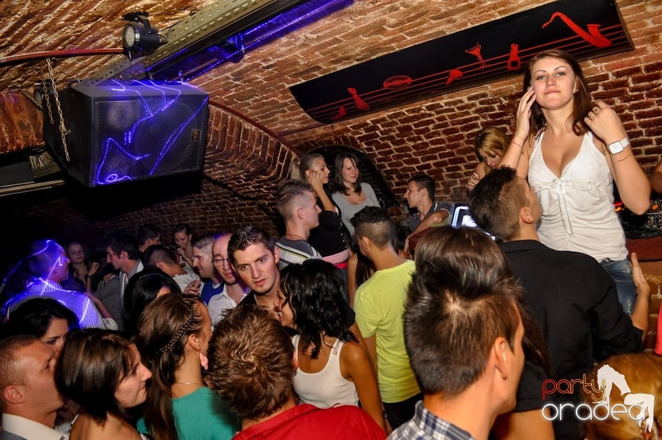 Party în Club Escape, 