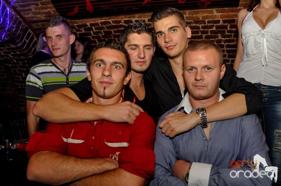 Party în Club Escape, 