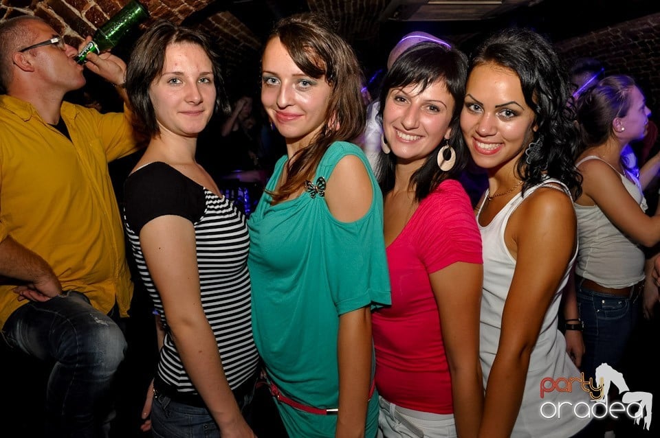 Party în Club Escape, 