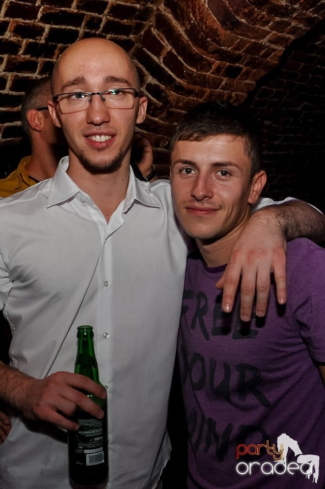 Party în Club Escape, 