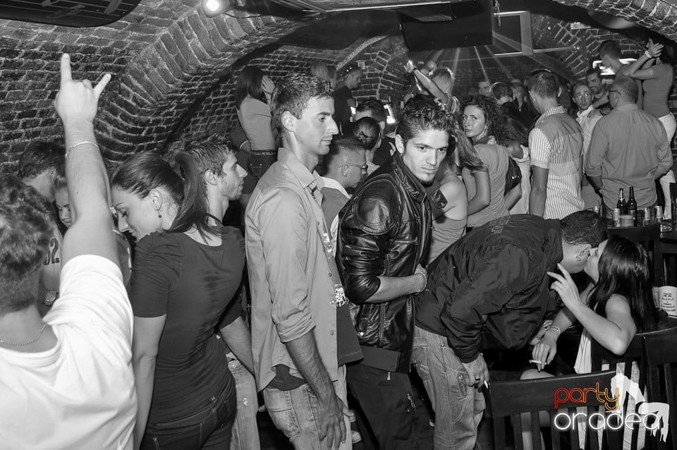 Party în Club Escape, 