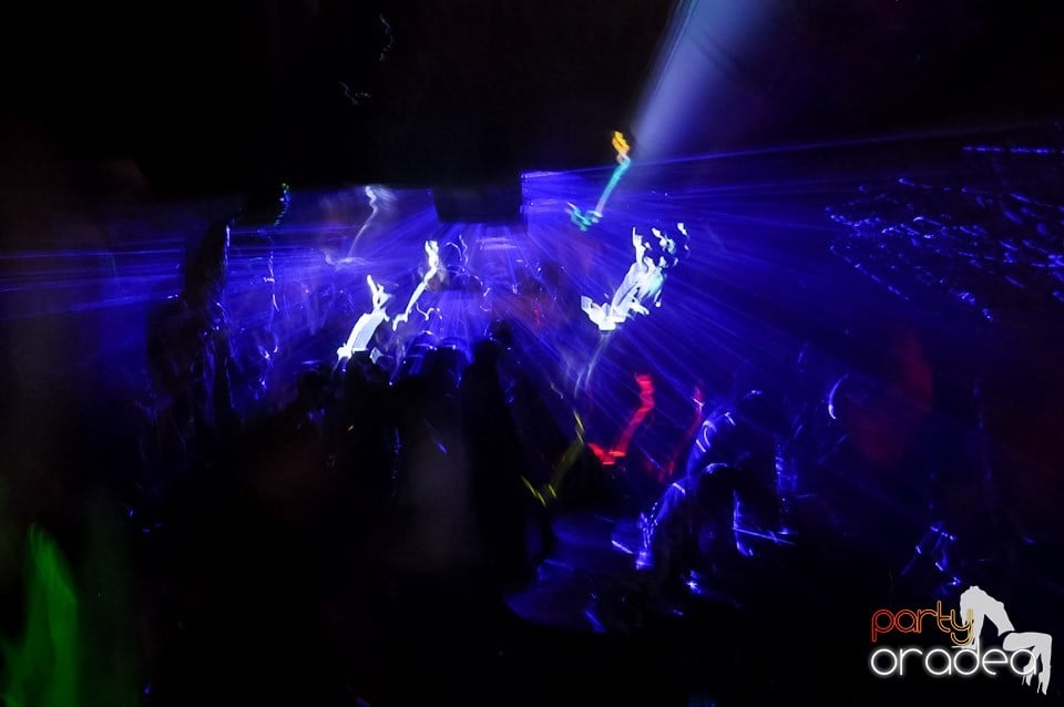 Party în Club Escape, 