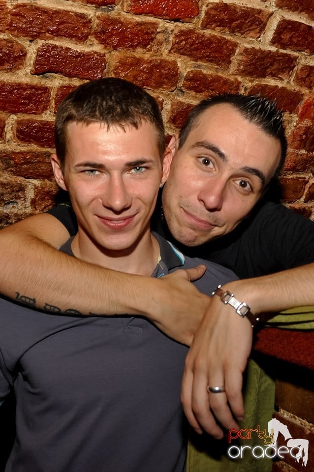 Party în Club Escape, 