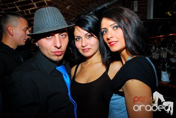 Party în Club Escape, 