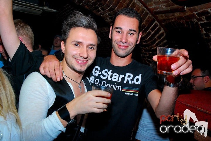 Party în Club Escape, 