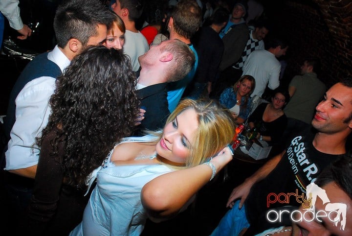 Party în Club Escape, 