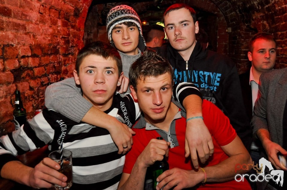 Party în Club Escape, 