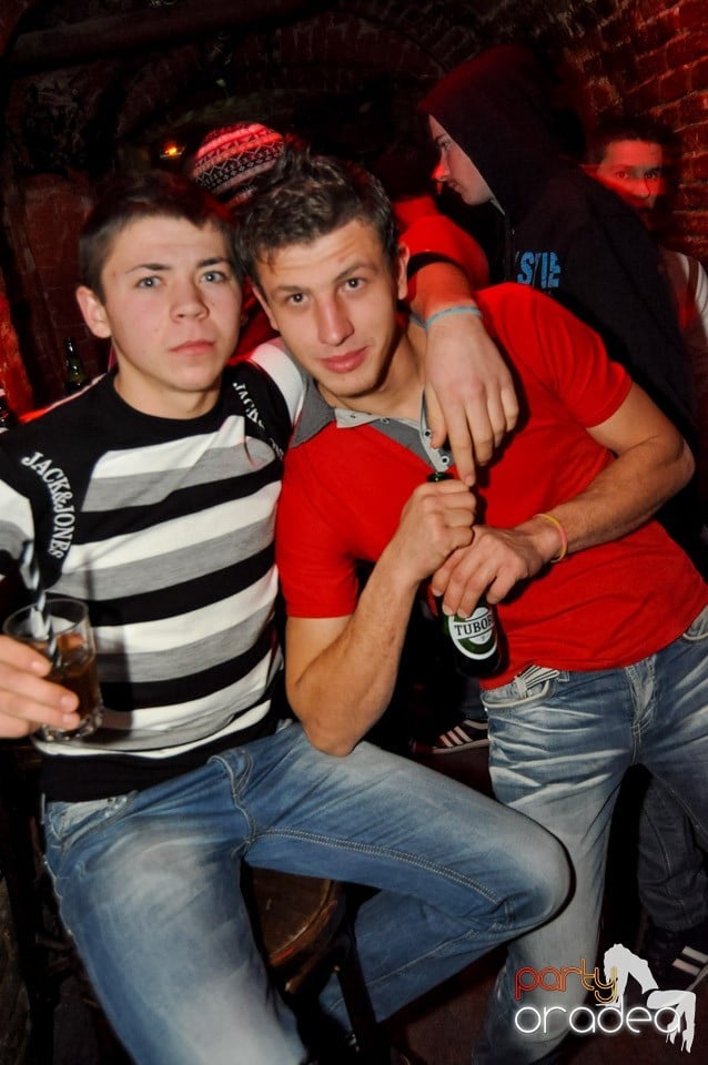 Party în Club Escape, 