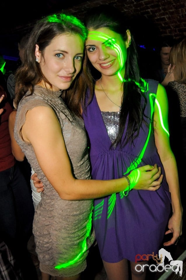 Party în Club Escape, 