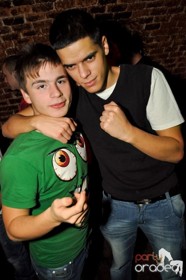 Party în Club Escape, 