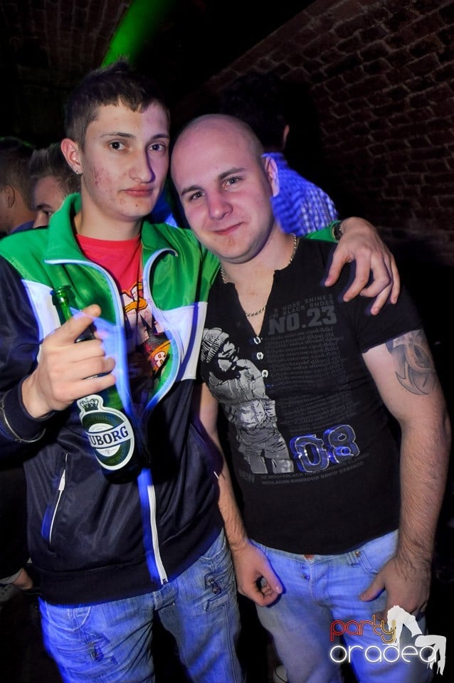 Party în Club Escape, 