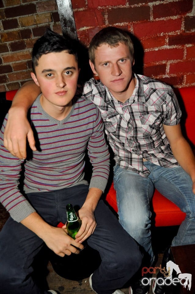 Party în Club Escape, 