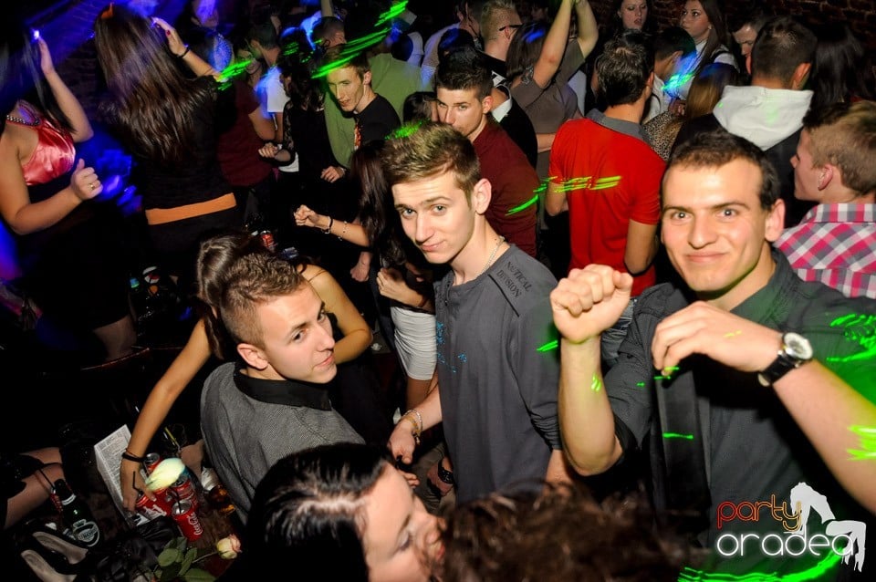 Party în Club Escape, 