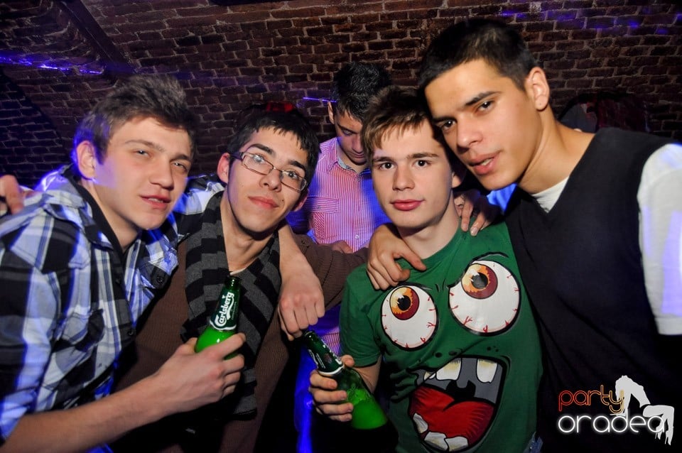 Party în Club Escape, 