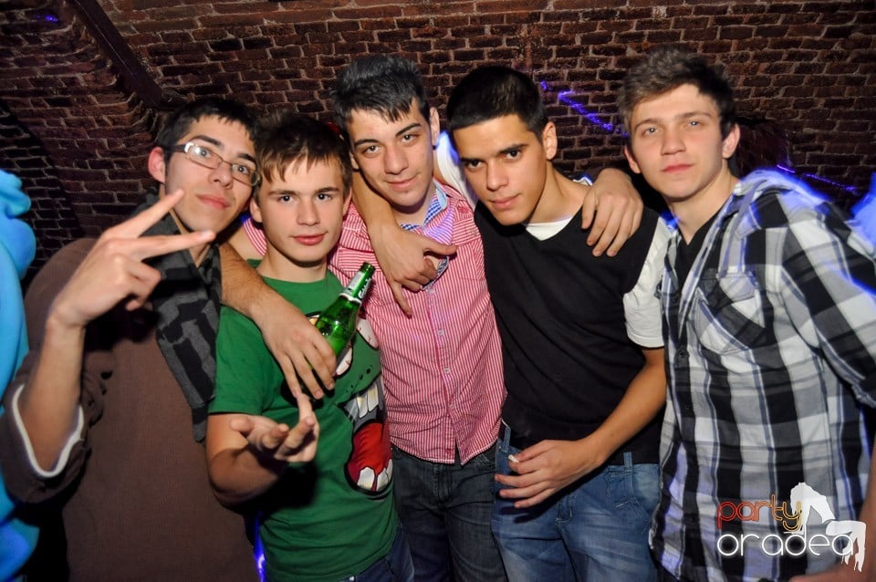 Party în Club Escape, 