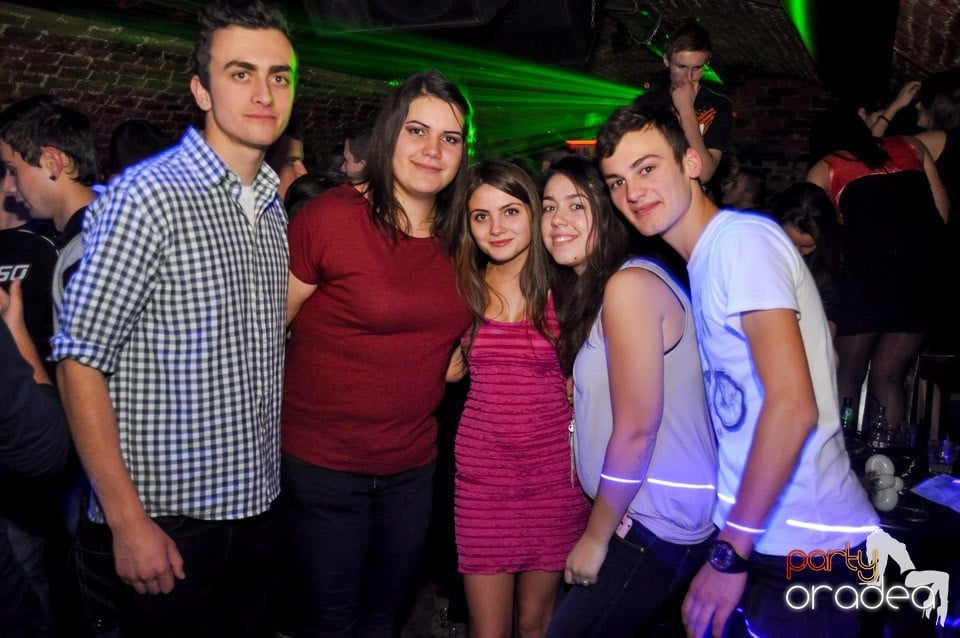 Party în Club Escape, 