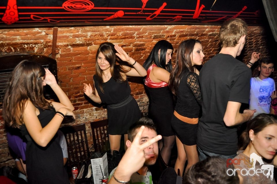 Party în Club Escape, 