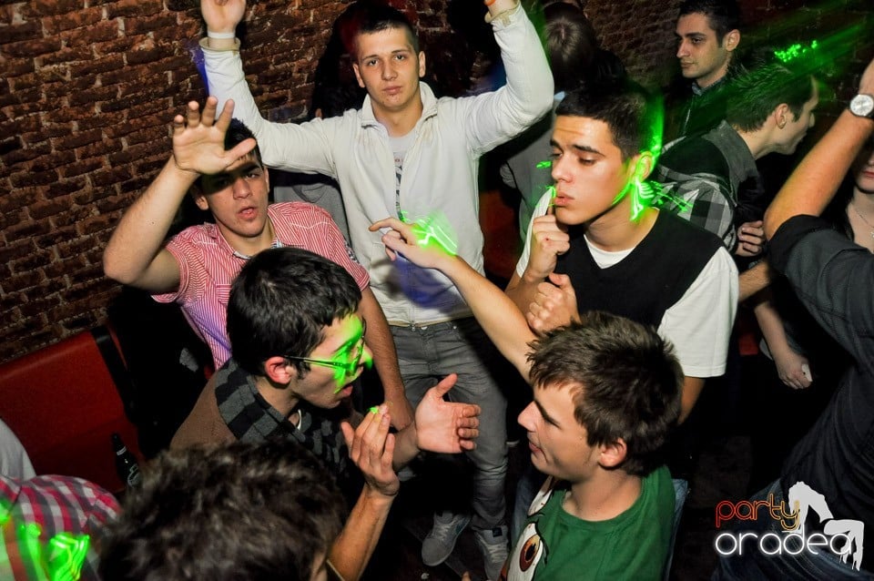 Party în Club Escape, 