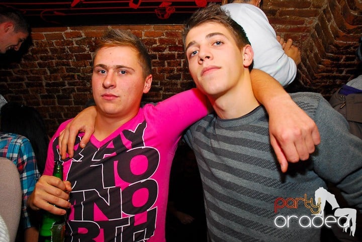 Party în Club Escape, 