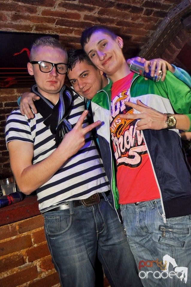 Party în Club Escape, 