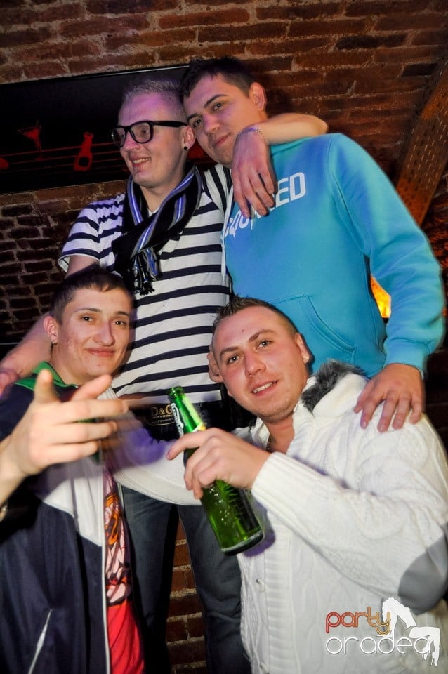 Party în Club Escape, 