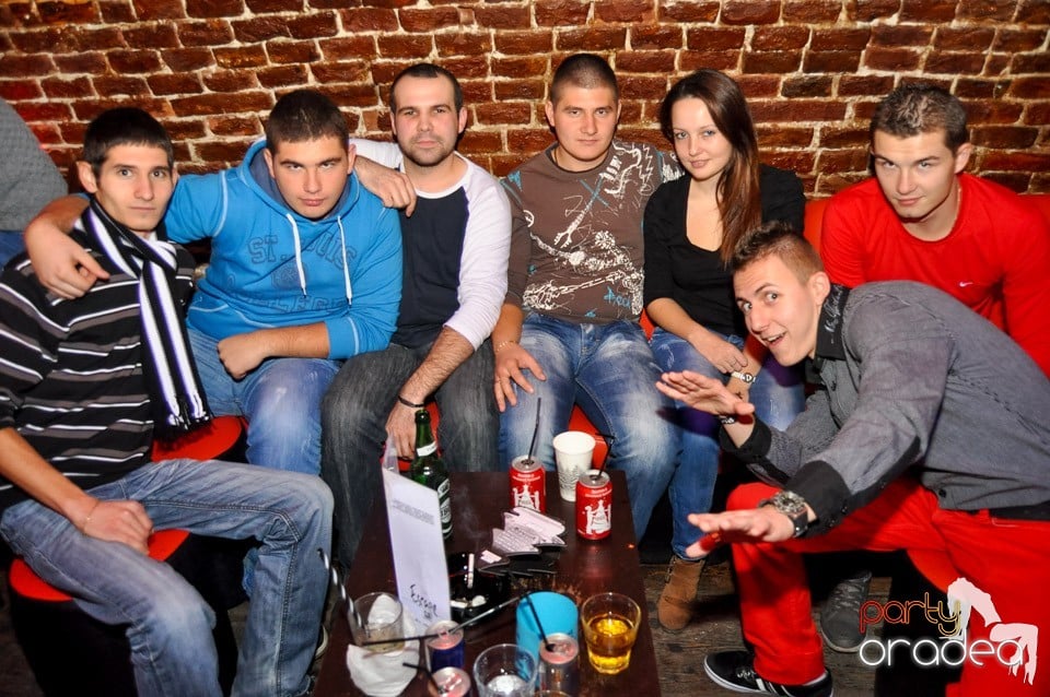 Party în Club Escape, 