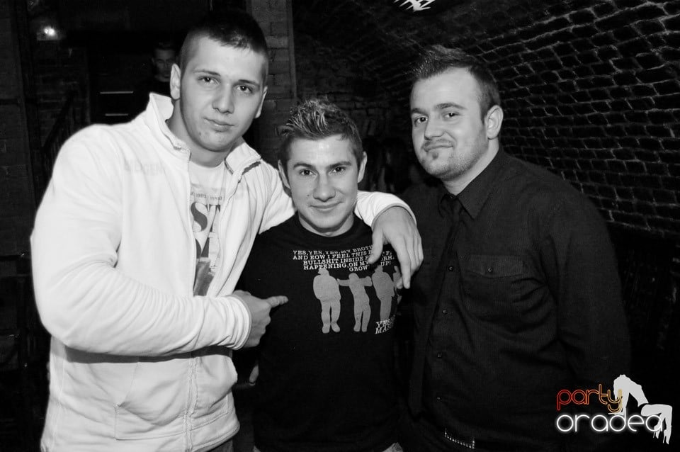 Party în Club Escape, 