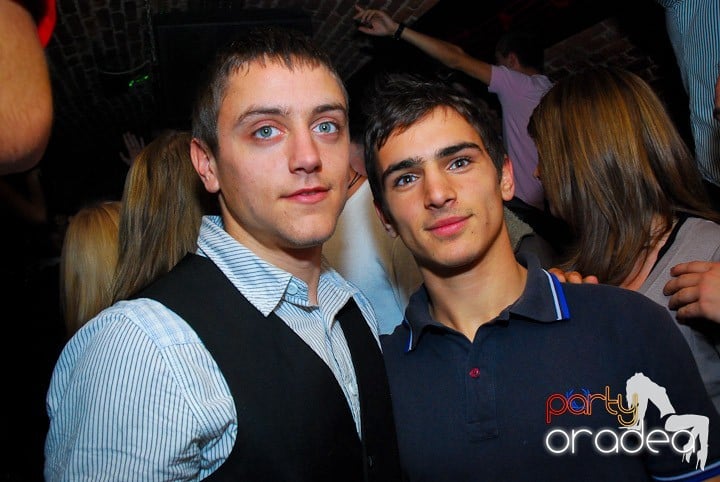 Party în Club Escape, 