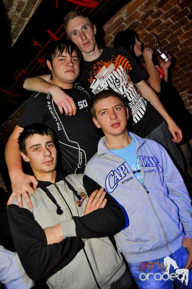 Party în Club Escape, 