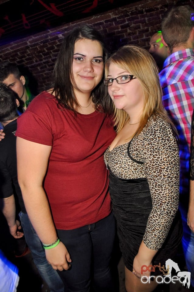 Party în Club Escape, 