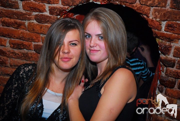 Party în Club Escape, 