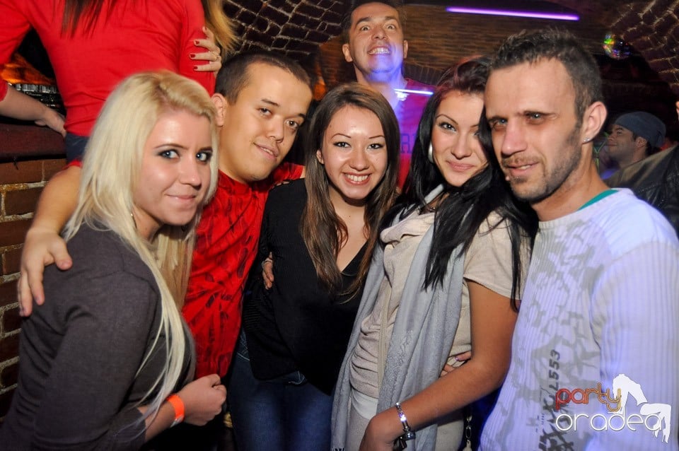 Party în Club Escape, 