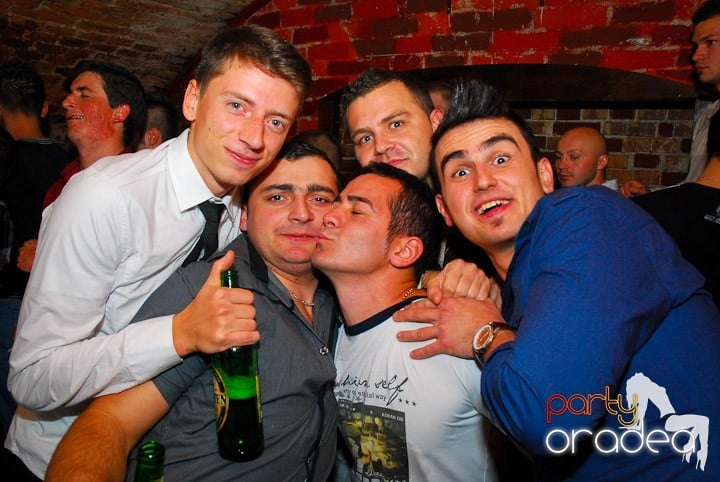 Party în Club Escape, 