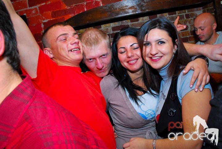 Party în Club Escape, 