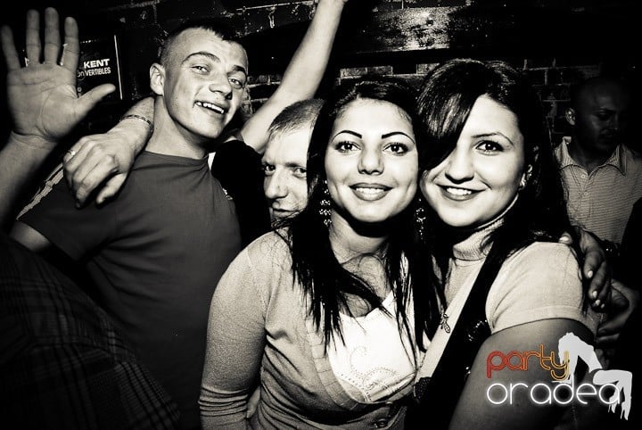 Party în Club Escape, 